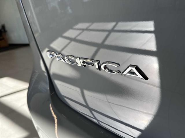 new 2025 Chrysler Pacifica Hybrid car, priced at $46,883