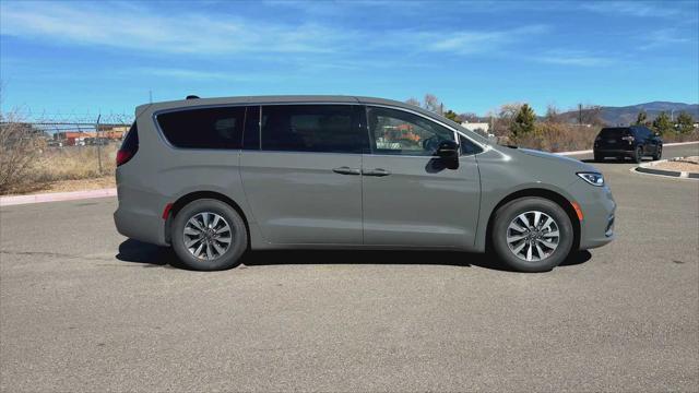 new 2025 Chrysler Pacifica Hybrid car, priced at $46,883