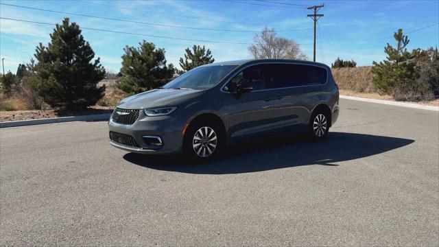 new 2025 Chrysler Pacifica Hybrid car, priced at $46,883