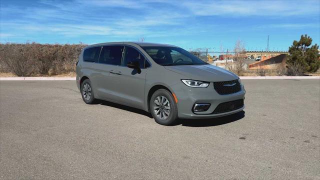 new 2025 Chrysler Pacifica Hybrid car, priced at $46,883