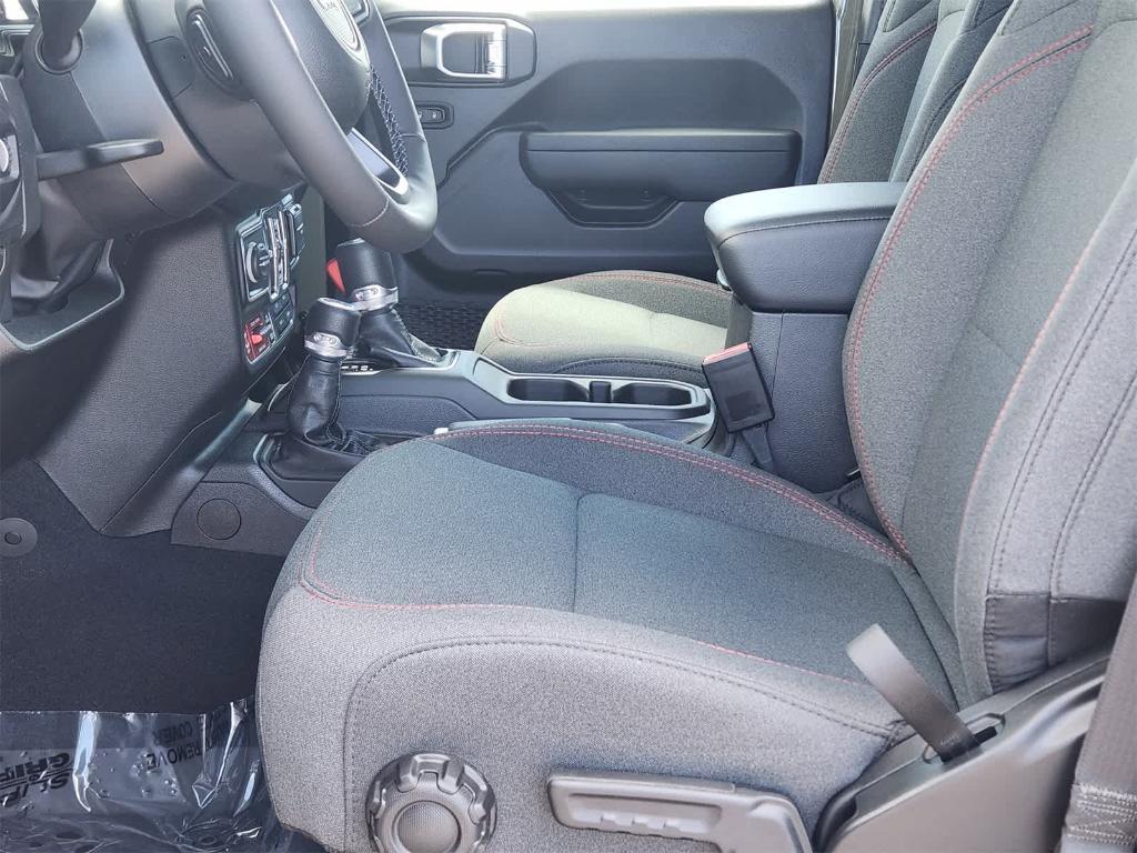 new 2025 Jeep Wrangler car, priced at $55,274
