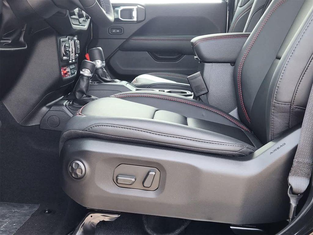 new 2025 Jeep Wrangler car, priced at $65,672