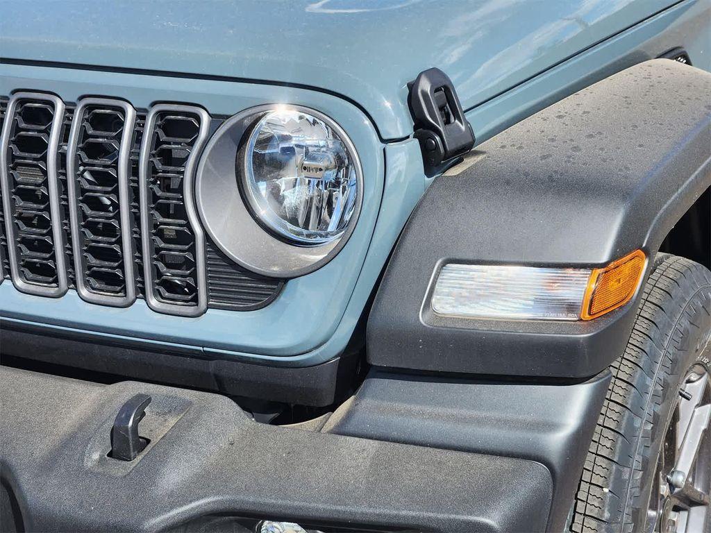 new 2025 Jeep Wrangler car, priced at $41,562