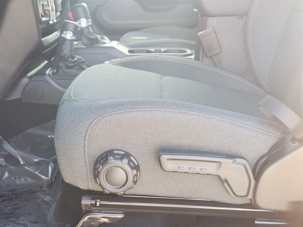 new 2025 Jeep Wrangler car, priced at $41,562