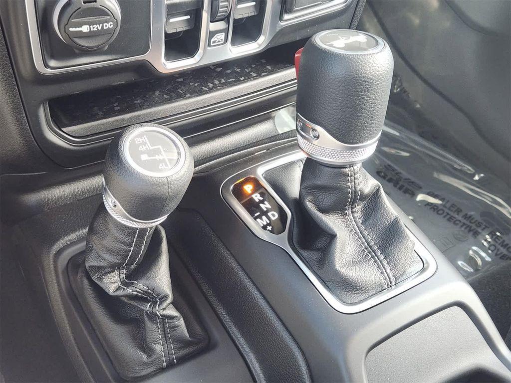 new 2025 Jeep Wrangler car, priced at $41,562