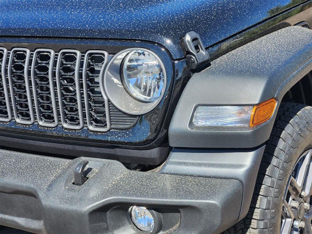 new 2025 Jeep Wrangler car, priced at $46,677
