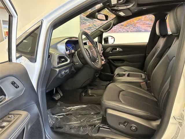 new 2025 Chrysler Pacifica car, priced at $49,903