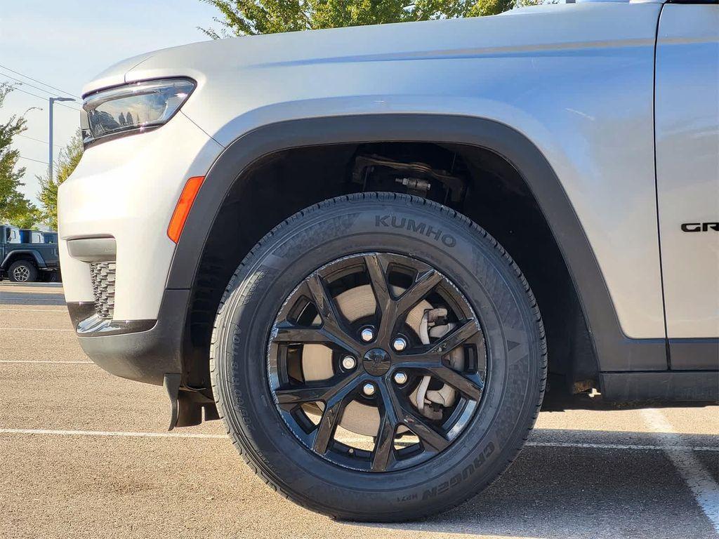 used 2024 Jeep Grand Cherokee L car, priced at $28,544