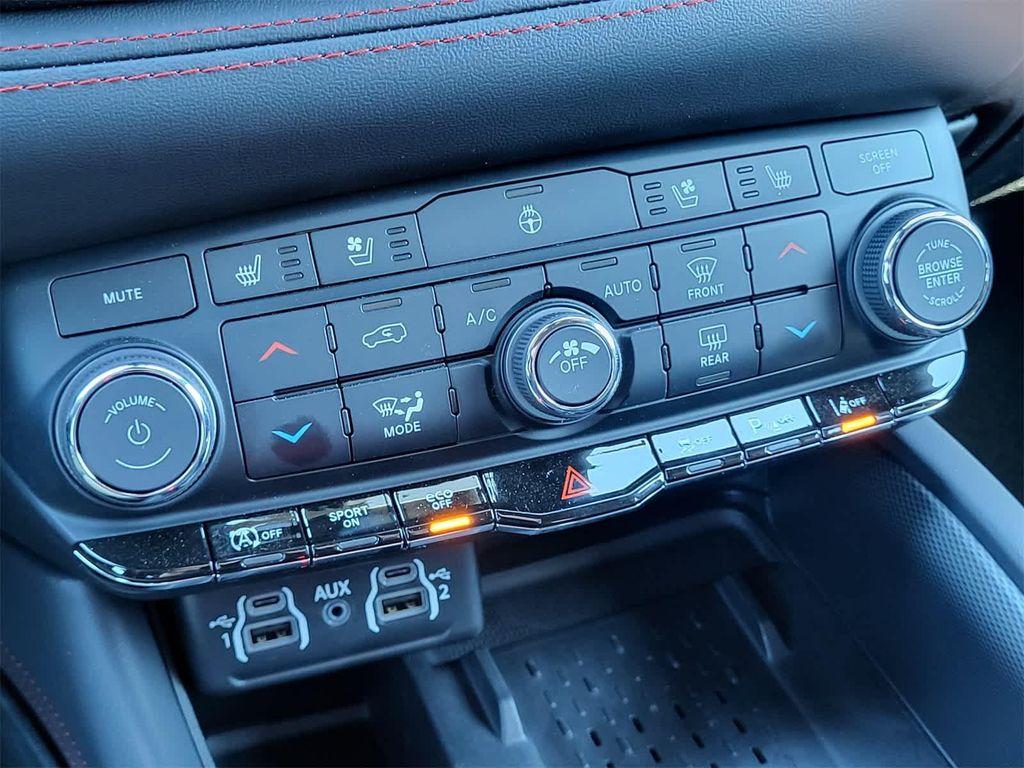 used 2025 Dodge Durango car, priced at $39,618