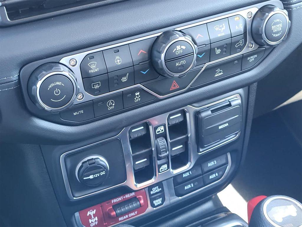 new 2025 Jeep Wrangler car, priced at $55,400