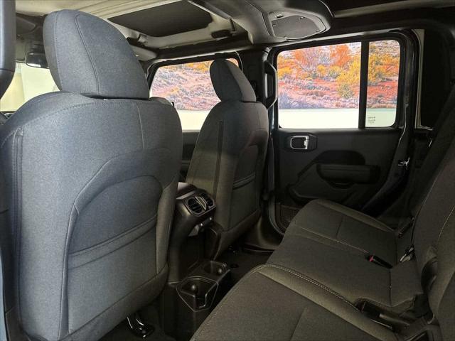 new 2025 Jeep Gladiator car, priced at $48,255