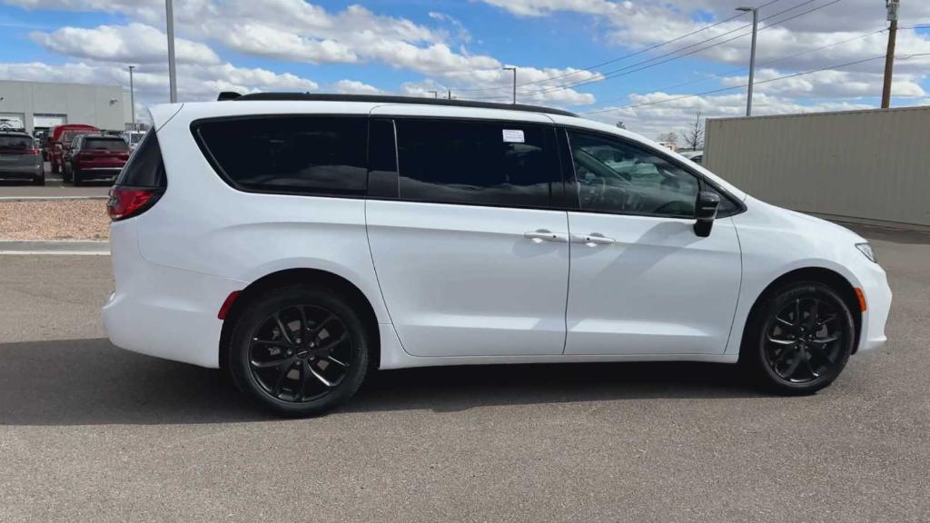 new 2024 Chrysler Pacifica car, priced at $54,510