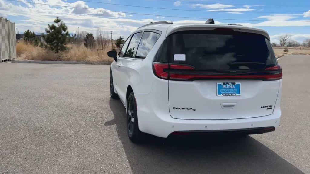 new 2024 Chrysler Pacifica car, priced at $51,781