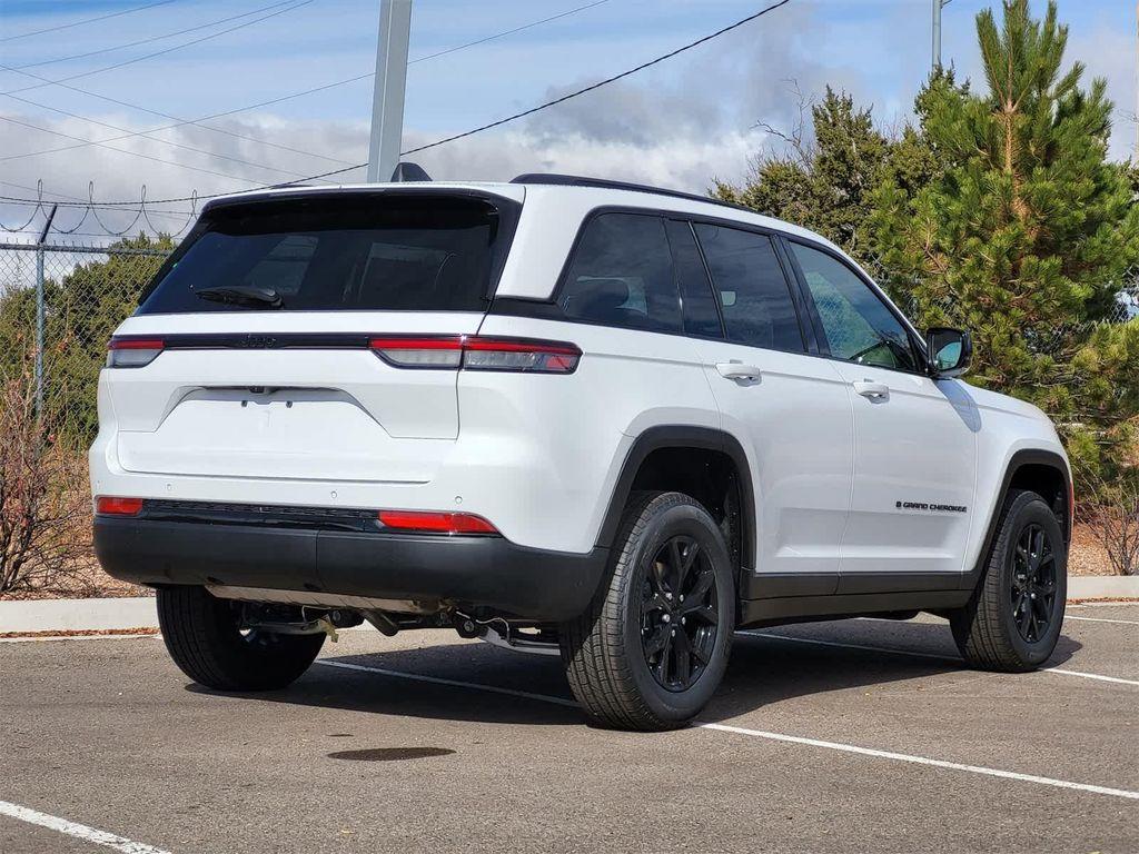 new 2025 Jeep Grand Cherokee car, priced at $38,237