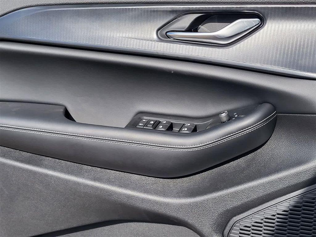 new 2025 Jeep Grand Cherokee car, priced at $38,237