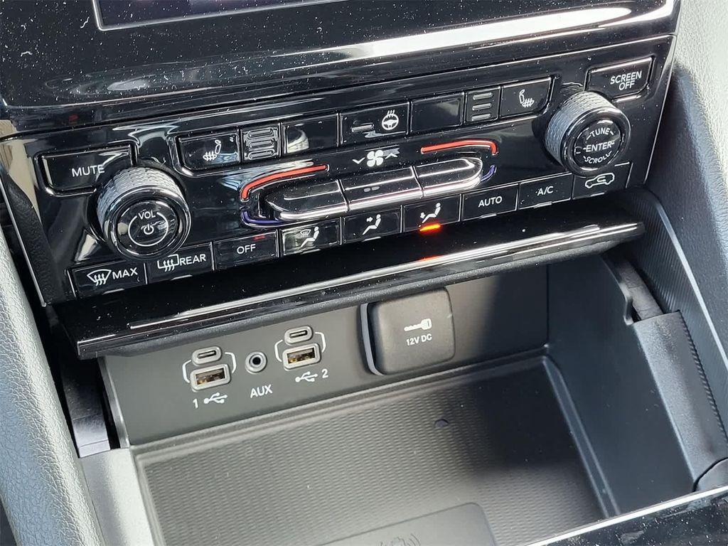 new 2025 Jeep Grand Cherokee car, priced at $38,237