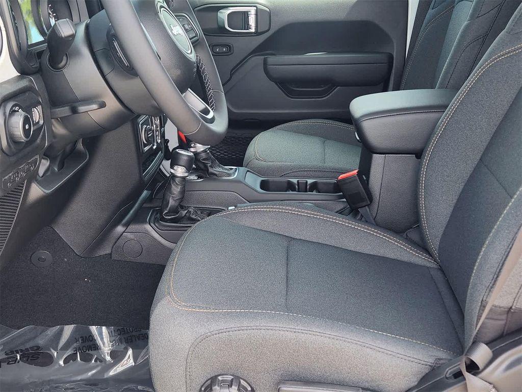 new 2025 Jeep Wrangler car, priced at $39,000