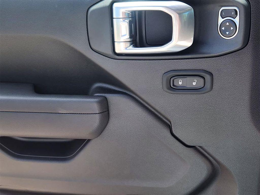 new 2025 Jeep Wrangler car, priced at $39,000