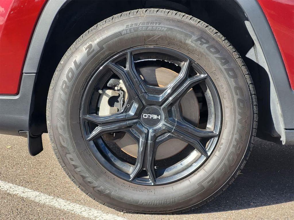 used 2021 Jeep Cherokee car, priced at $16,936