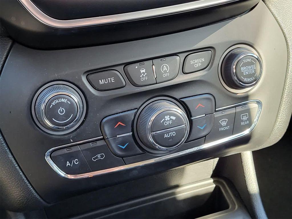 used 2021 Jeep Cherokee car, priced at $16,936