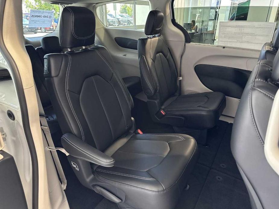 new 2024 Chrysler Pacifica car, priced at $37,000