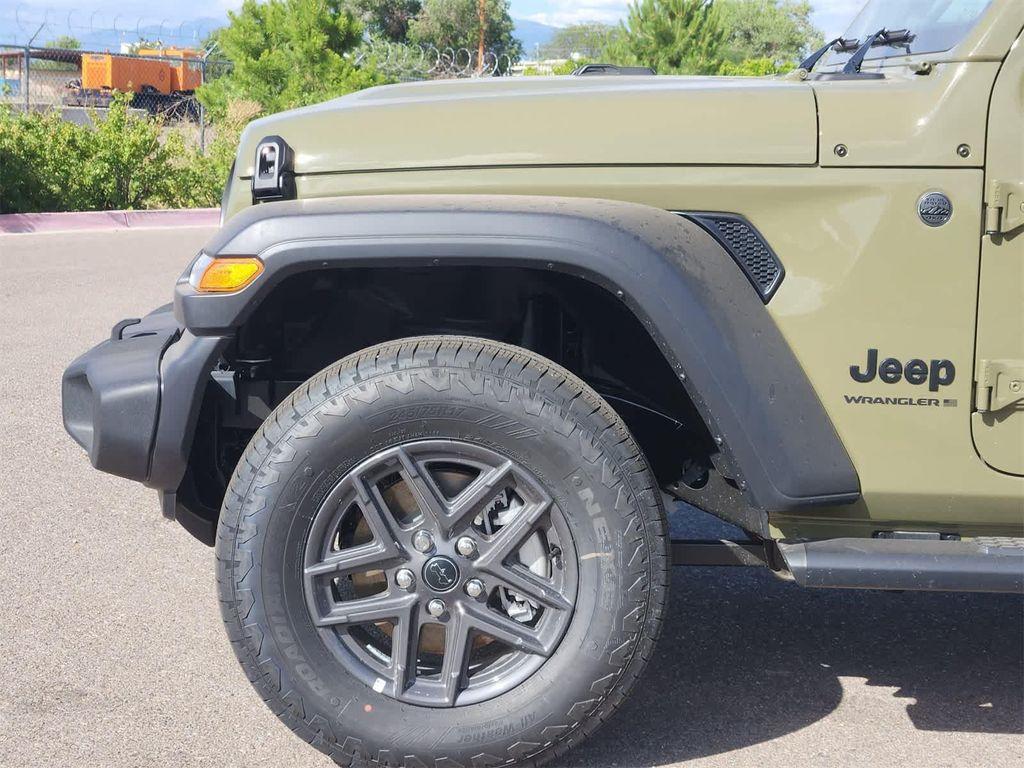 new 2025 Jeep Wrangler car, priced at $40,561