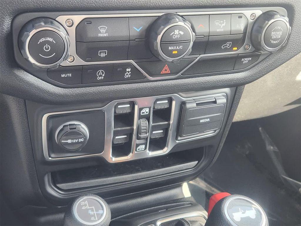 new 2025 Jeep Wrangler car, priced at $40,561