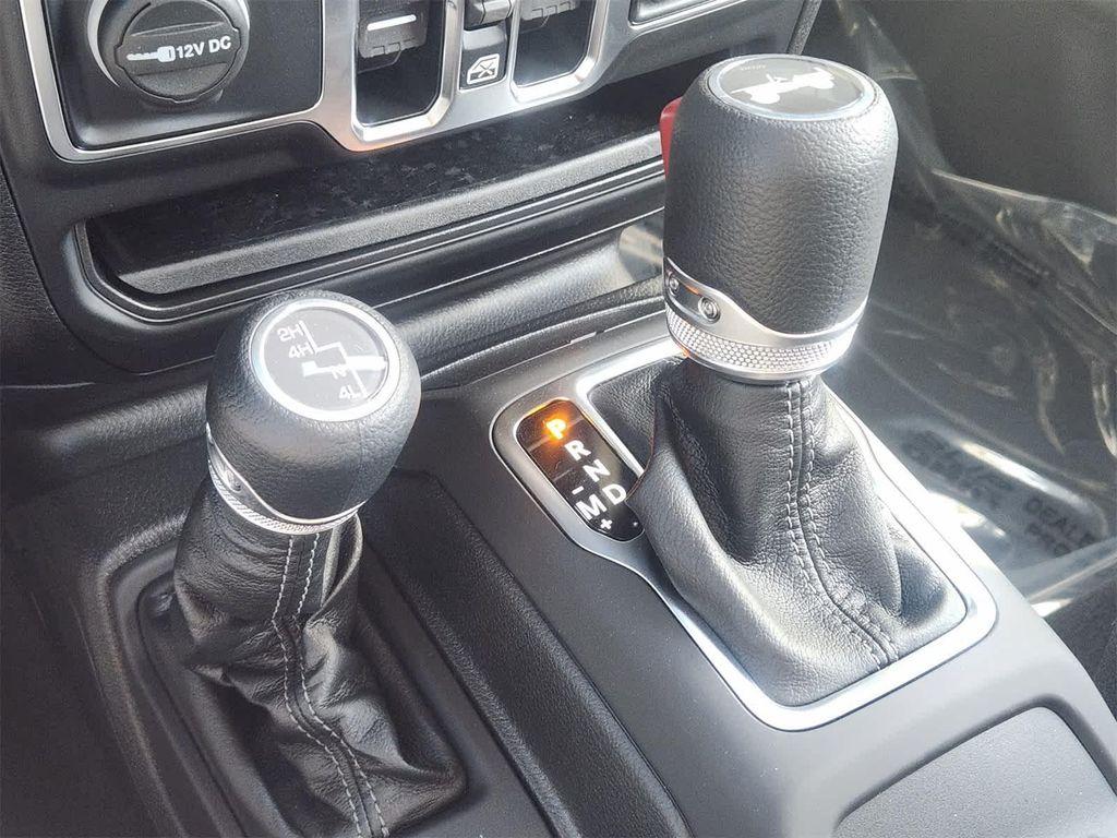 new 2025 Jeep Wrangler car, priced at $40,561