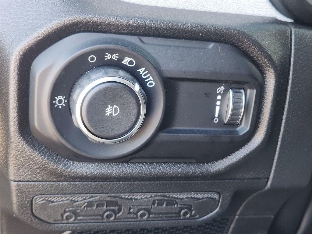 new 2025 Jeep Wrangler car, priced at $40,561