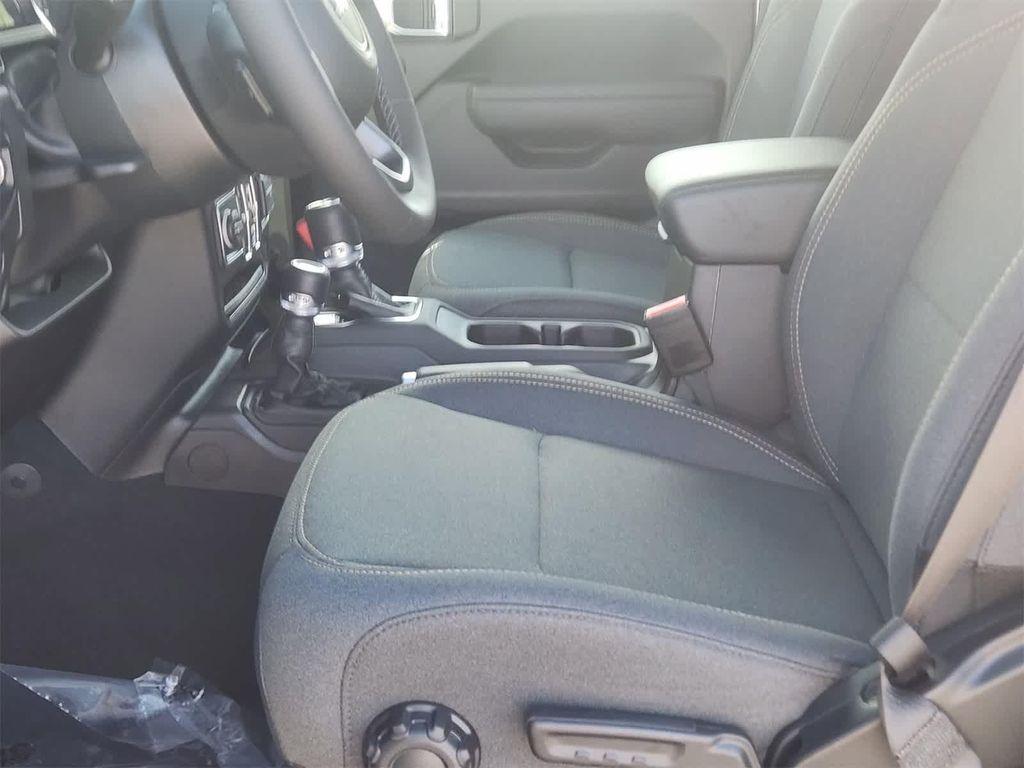 new 2025 Jeep Wrangler car, priced at $40,561