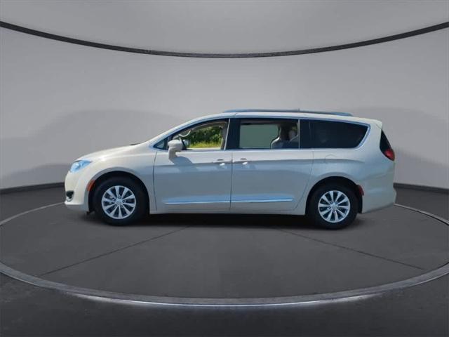 used 2019 Chrysler Pacifica car, priced at $15,804