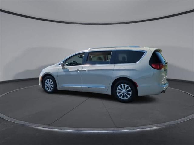 used 2019 Chrysler Pacifica car, priced at $15,804