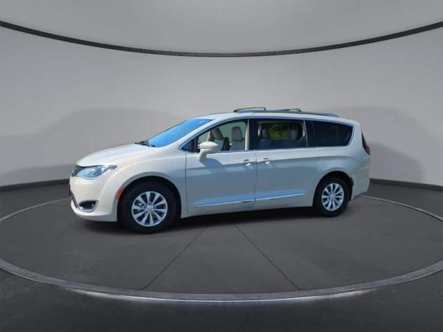 used 2019 Chrysler Pacifica car, priced at $15,804