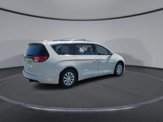 used 2019 Chrysler Pacifica car, priced at $15,804