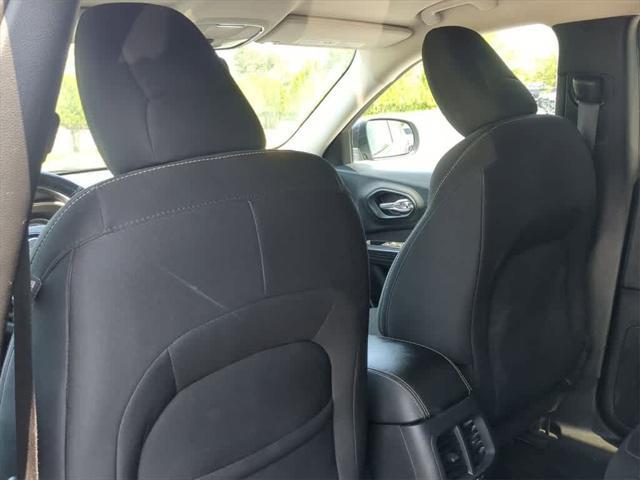 used 2015 Jeep Cherokee car, priced at $11,539