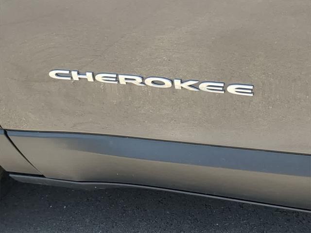 used 2015 Jeep Cherokee car, priced at $11,539