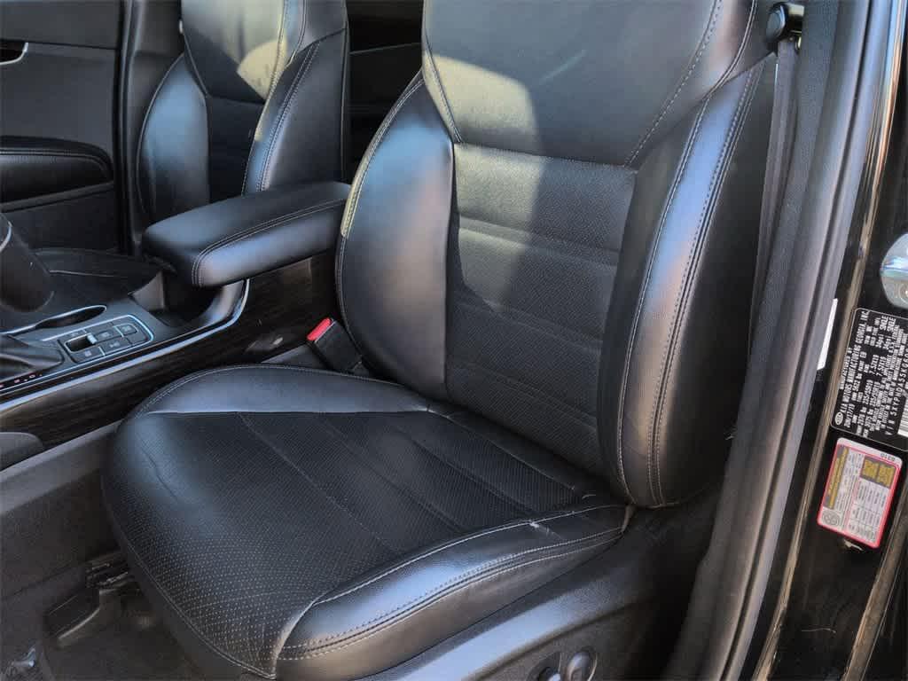 used 2019 Kia Sorento car, priced at $17,697