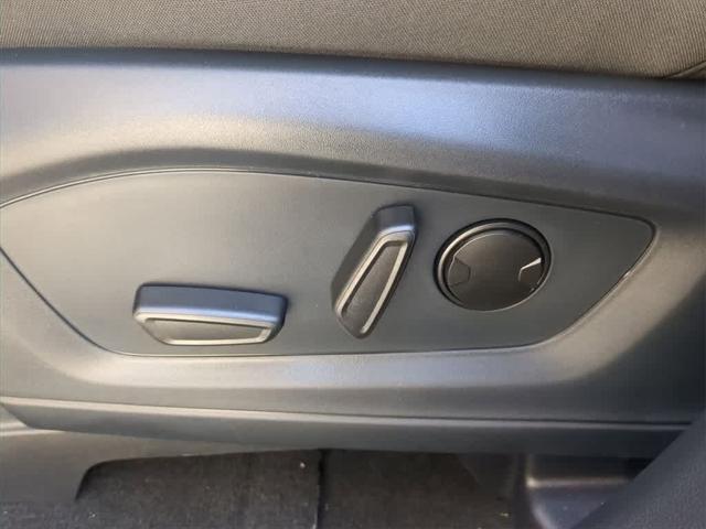 new 2025 Ford Explorer car, priced at $40,434