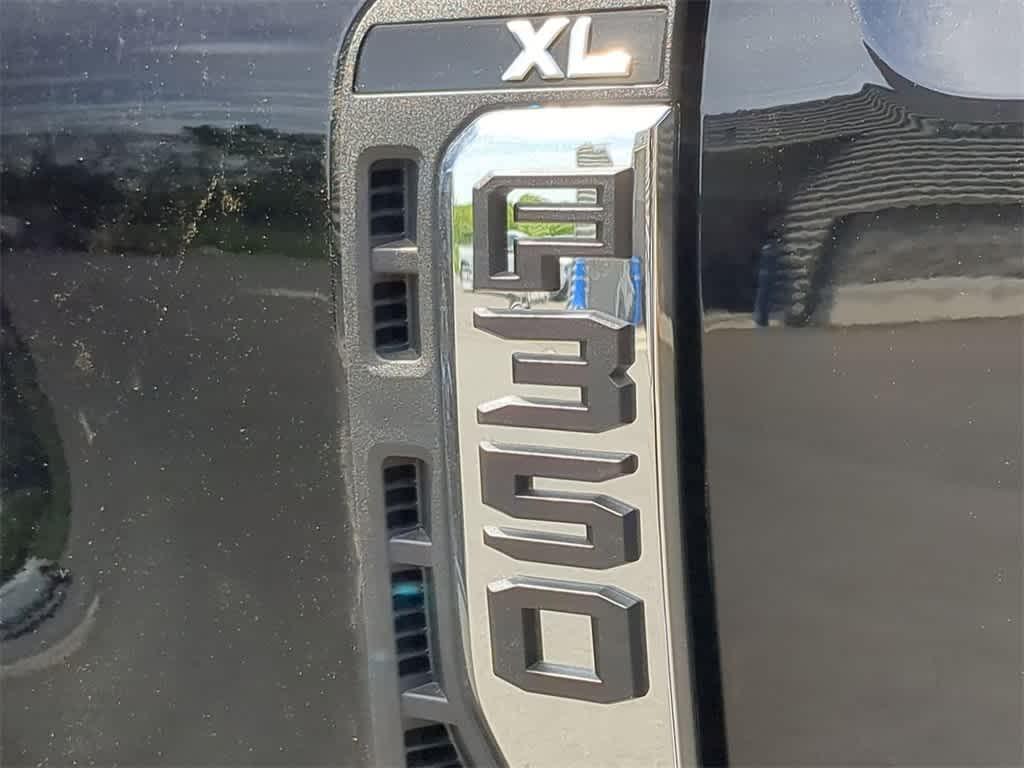 new 2025 Ford F-350 car, priced at $52,695