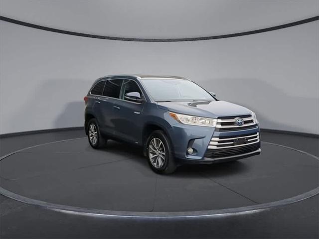 used 2019 Toyota Highlander Hybrid car, priced at $29,800