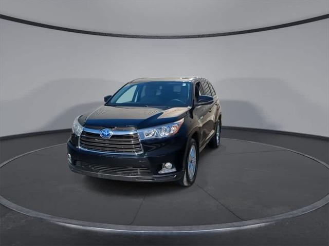 used 2015 Toyota Highlander Hybrid car, priced at $25,999