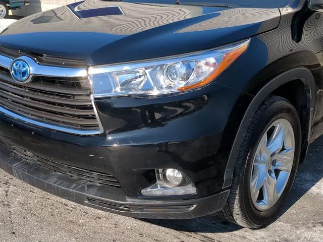 used 2015 Toyota Highlander Hybrid car, priced at $25,999