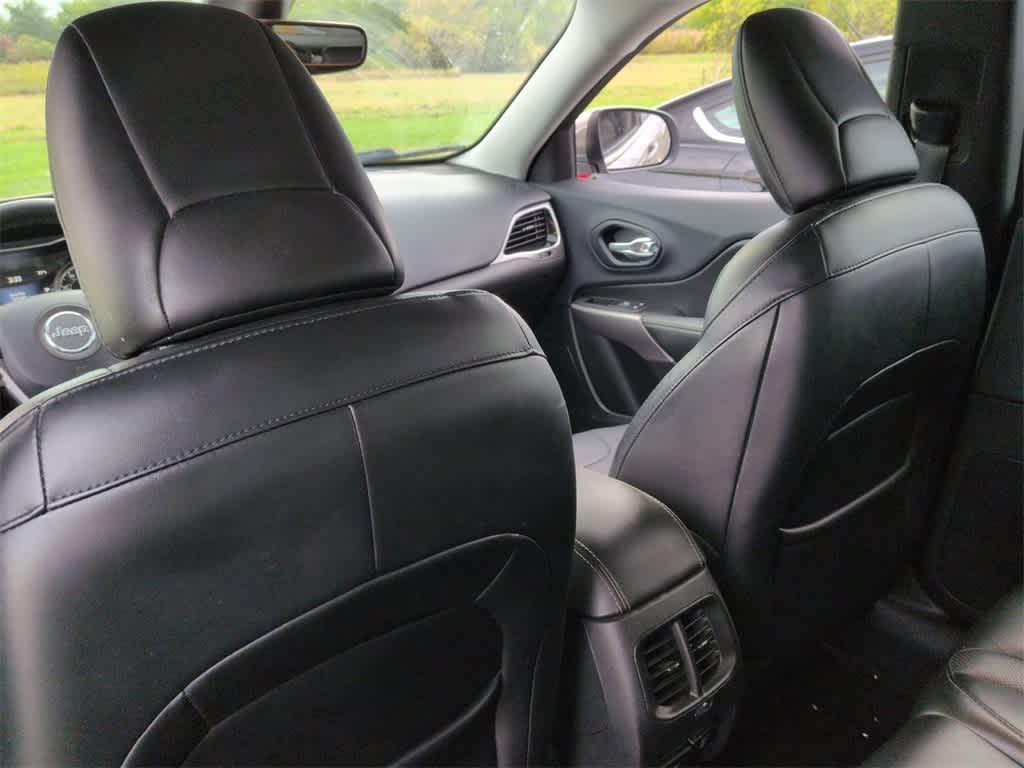 used 2019 Jeep Cherokee car, priced at $18,431