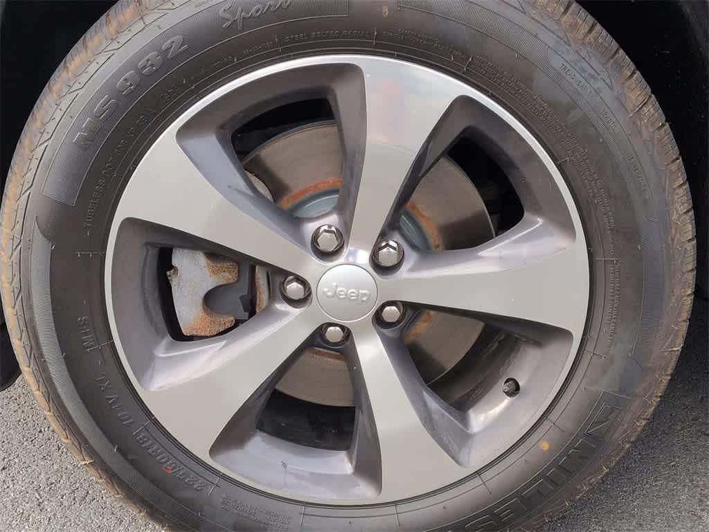 used 2019 Jeep Cherokee car, priced at $18,431