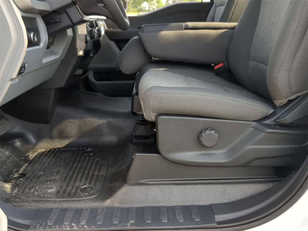 new 2025 Ford F-350 car, priced at $51,665