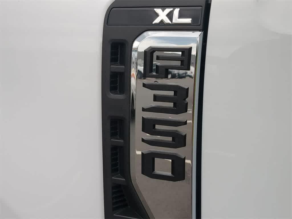 new 2025 Ford F-350 car, priced at $51,665