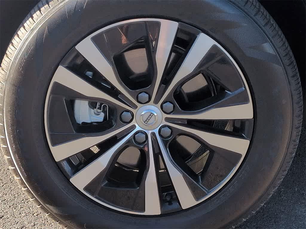 used 2024 Volvo XC60 car, priced at $37,488