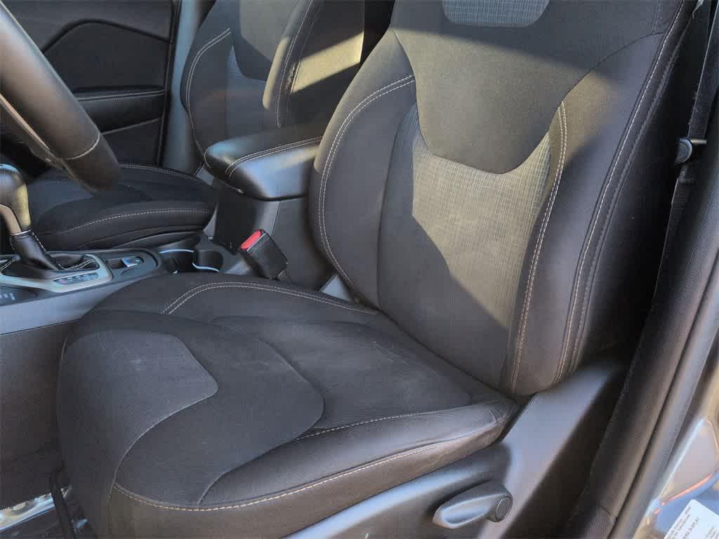 used 2015 Jeep Cherokee car, priced at $13,548