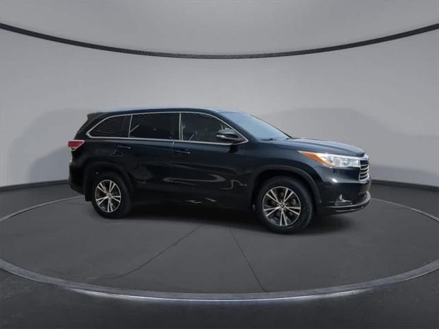 used 2016 Toyota Highlander car, priced at $14,991