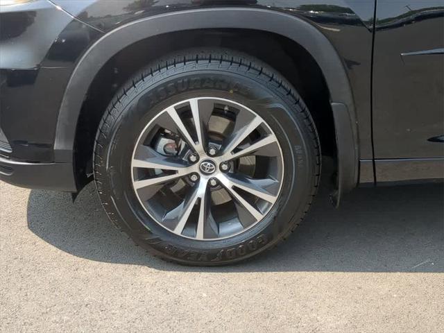 used 2016 Toyota Highlander car, priced at $14,991